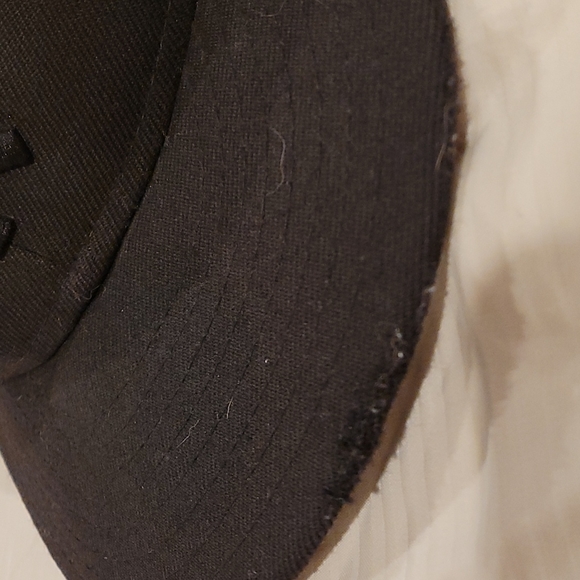 NY Yankee Fitted Hat - Picture 3 of 6